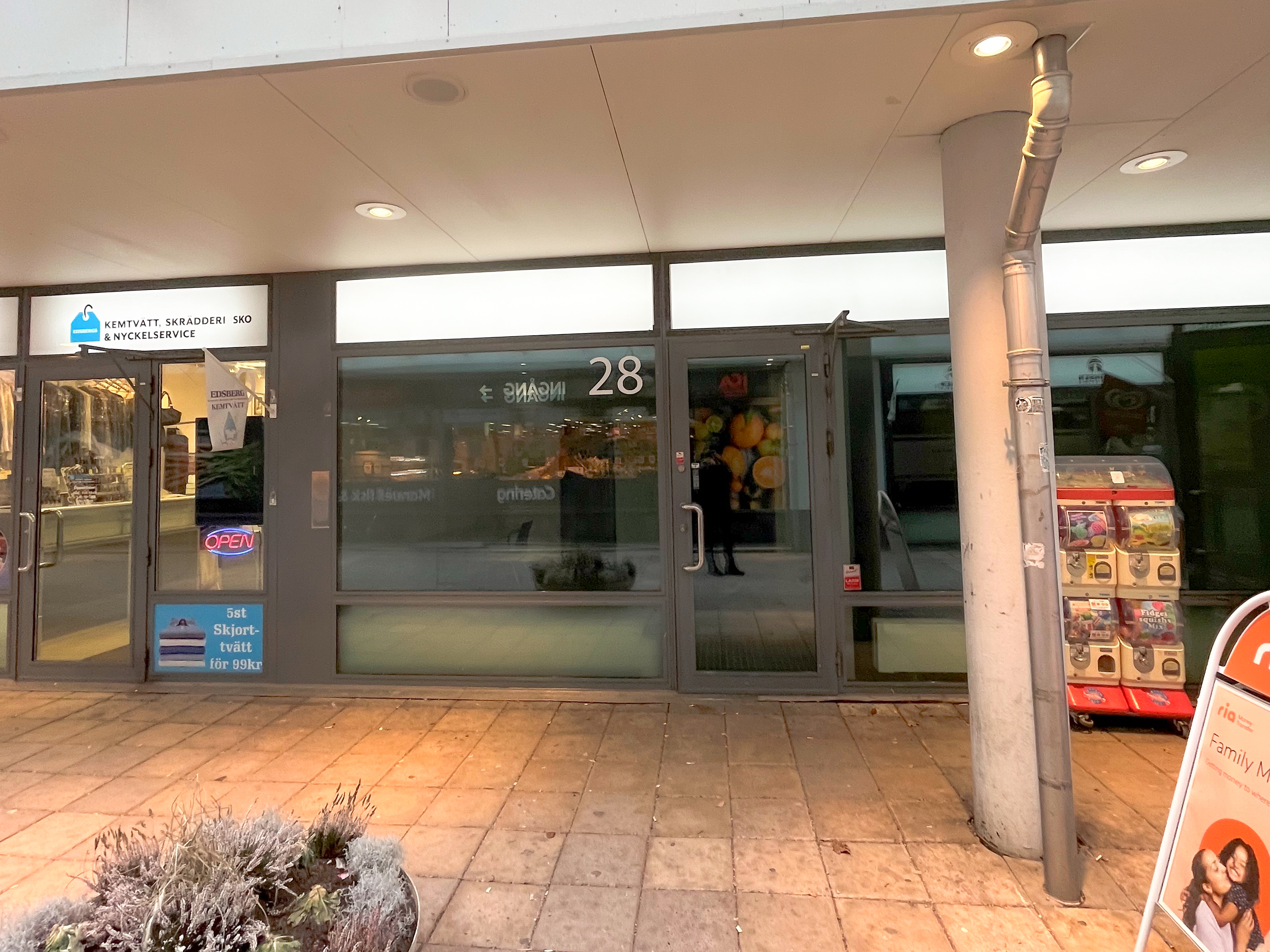 Edsbergs torg 28 - Utsida.jpg
